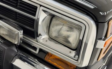 Jeep-Grand-wagoneer-1991-Black-Beige-18