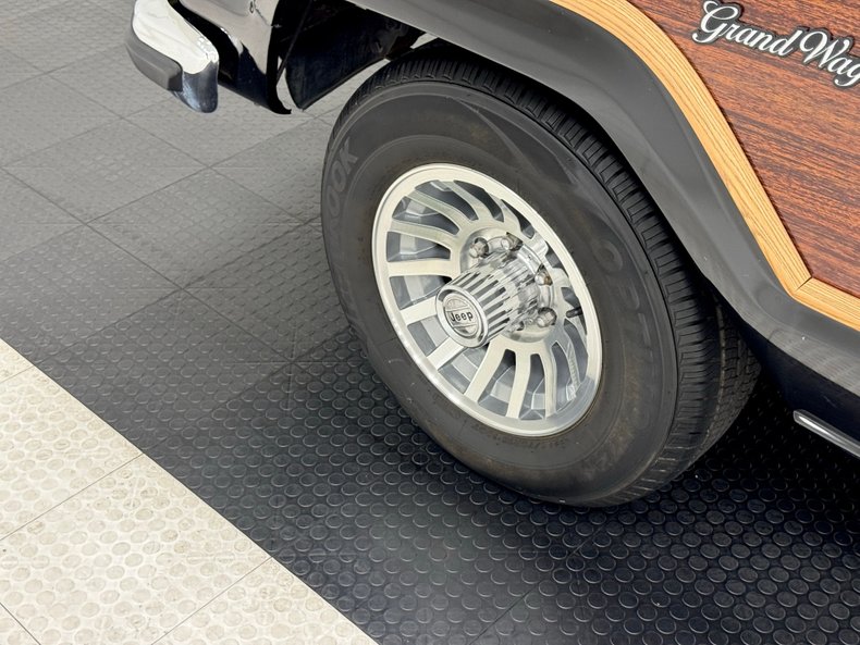 Jeep-Grand-wagoneer-1991-Black-Beige-19