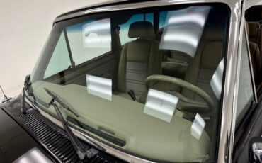 Jeep-Grand-wagoneer-1991-Black-Beige-21