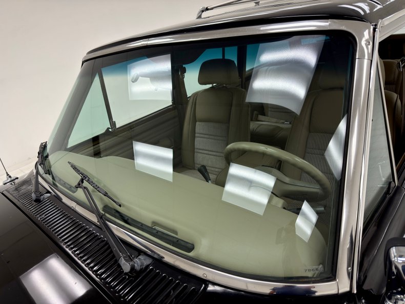 Jeep-Grand-wagoneer-1991-Black-Beige-21