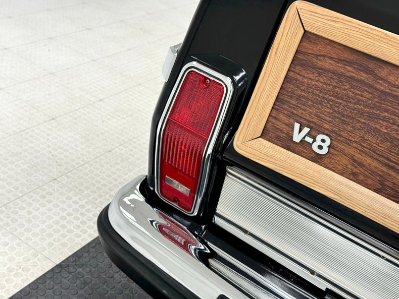 Jeep-Grand-wagoneer-1991-Black-Beige-24