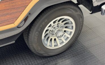 Jeep-Grand-wagoneer-1991-Black-Beige-26