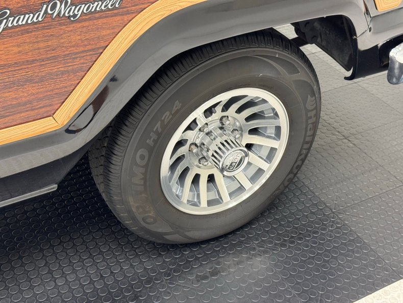 Jeep-Grand-wagoneer-1991-Black-Beige-26