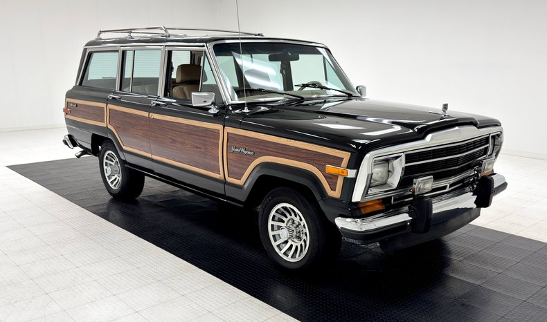 Jeep-Grand-wagoneer-1991-Black-Beige-3