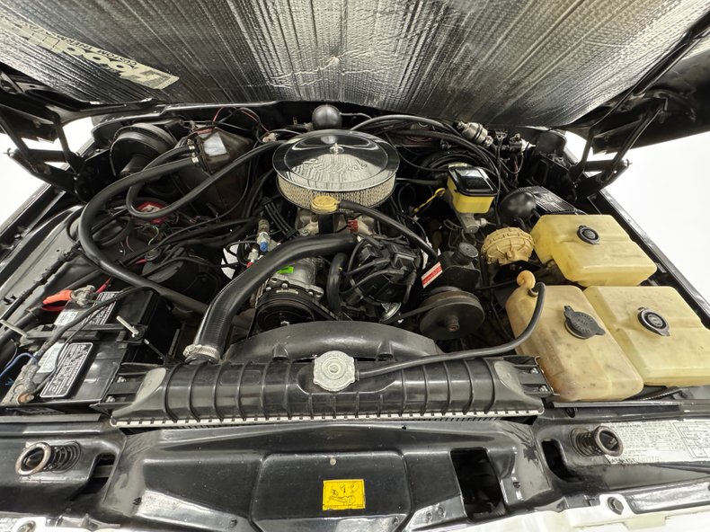 Jeep-Grand-wagoneer-1991-Black-Beige-30