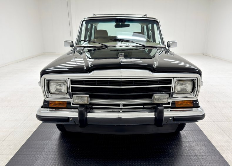 Jeep-Grand-wagoneer-1991-Black-Beige-4