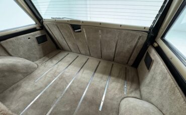 Jeep-Grand-wagoneer-1991-Black-Beige-40