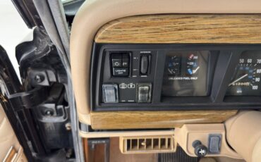 Jeep-Grand-wagoneer-1991-Black-Beige-43