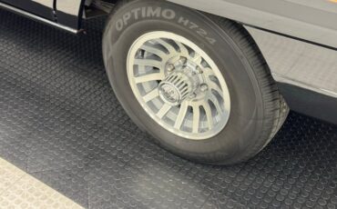 Jeep-Grand-wagoneer-1991-Black-Beige-5