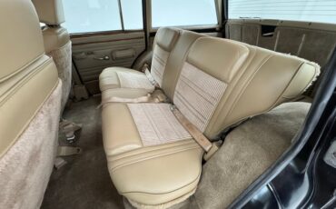 Jeep-Grand-wagoneer-1991-Black-Beige-6