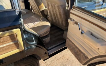 Jeep-Grand-wagoneer-1991-Black-Tan-1