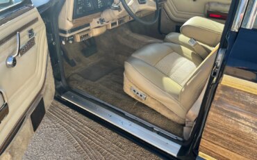 Jeep-Grand-wagoneer-1991-Black-Tan-10