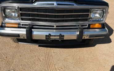 Jeep-Grand-wagoneer-1991-Black-Tan-4