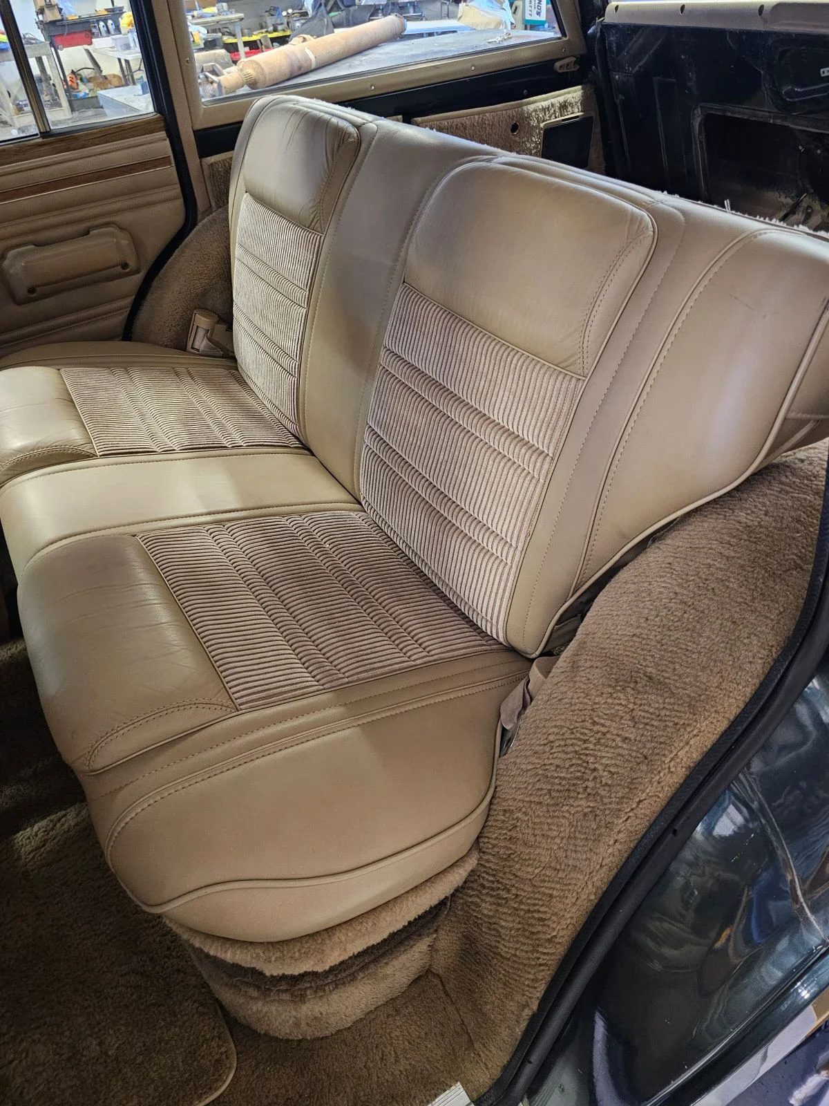 Jeep-Grand-wagoneer-1991-Green-Tan-1
