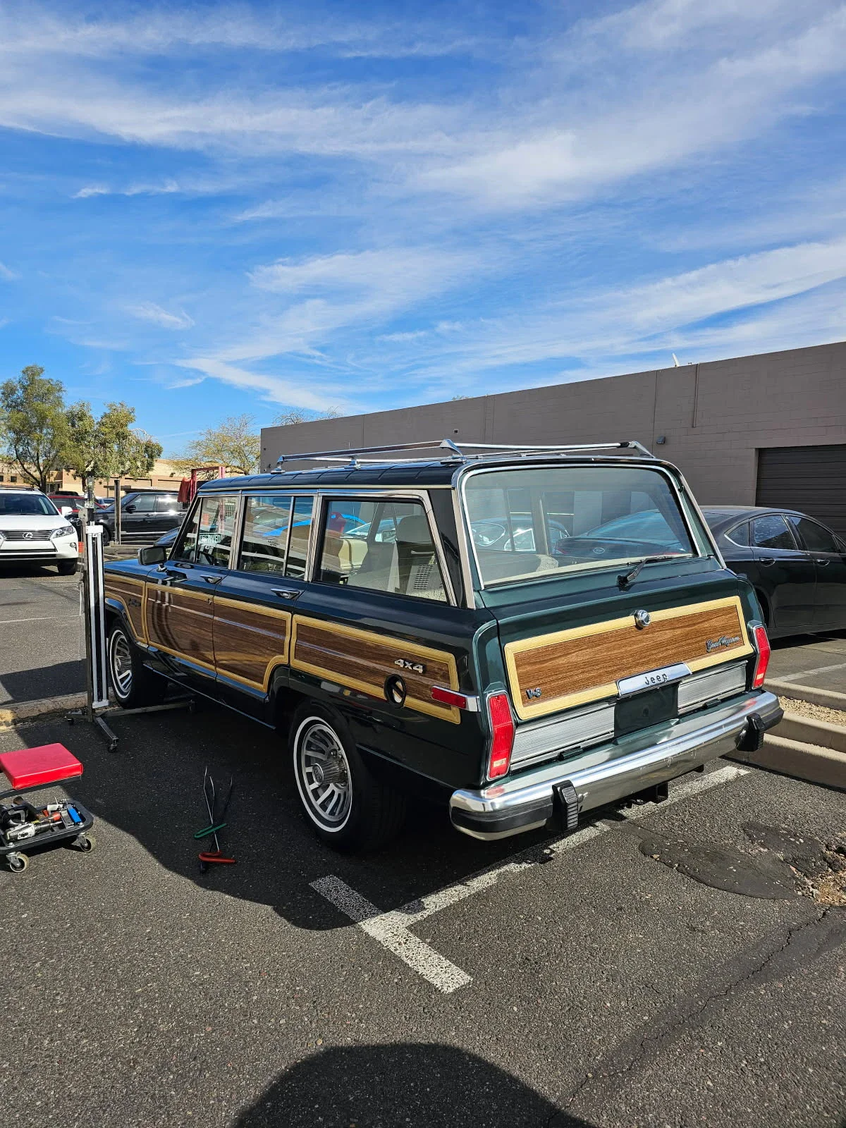 Jeep-Grand-wagoneer-1991-Green-Tan