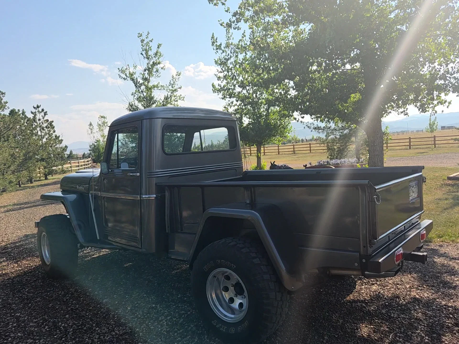 Jeep-J-series-pickup-1962-Gray
