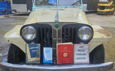 Jeep-Jeepster-1948-Yellow-Tan-1