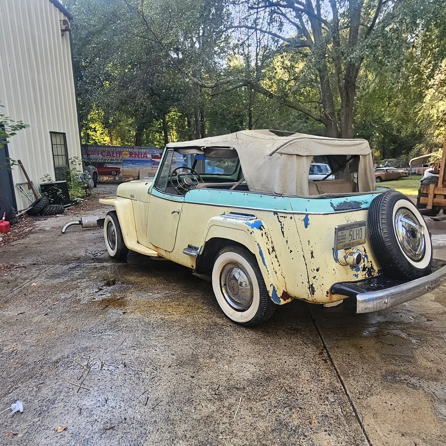Jeep-Jeepster-1948-Yellow-Tan-3