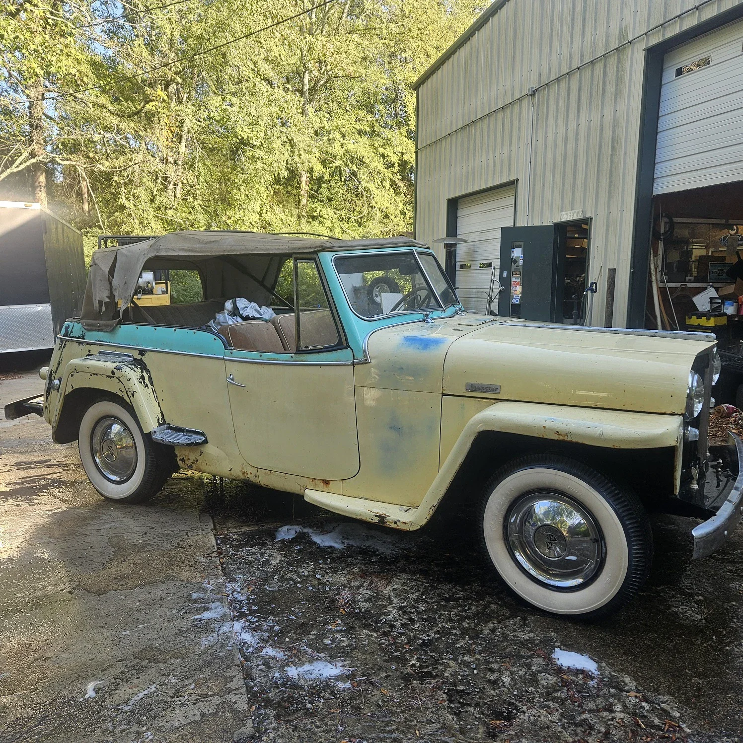 Jeep-Jeepster-1948-Yellow-Tan-7