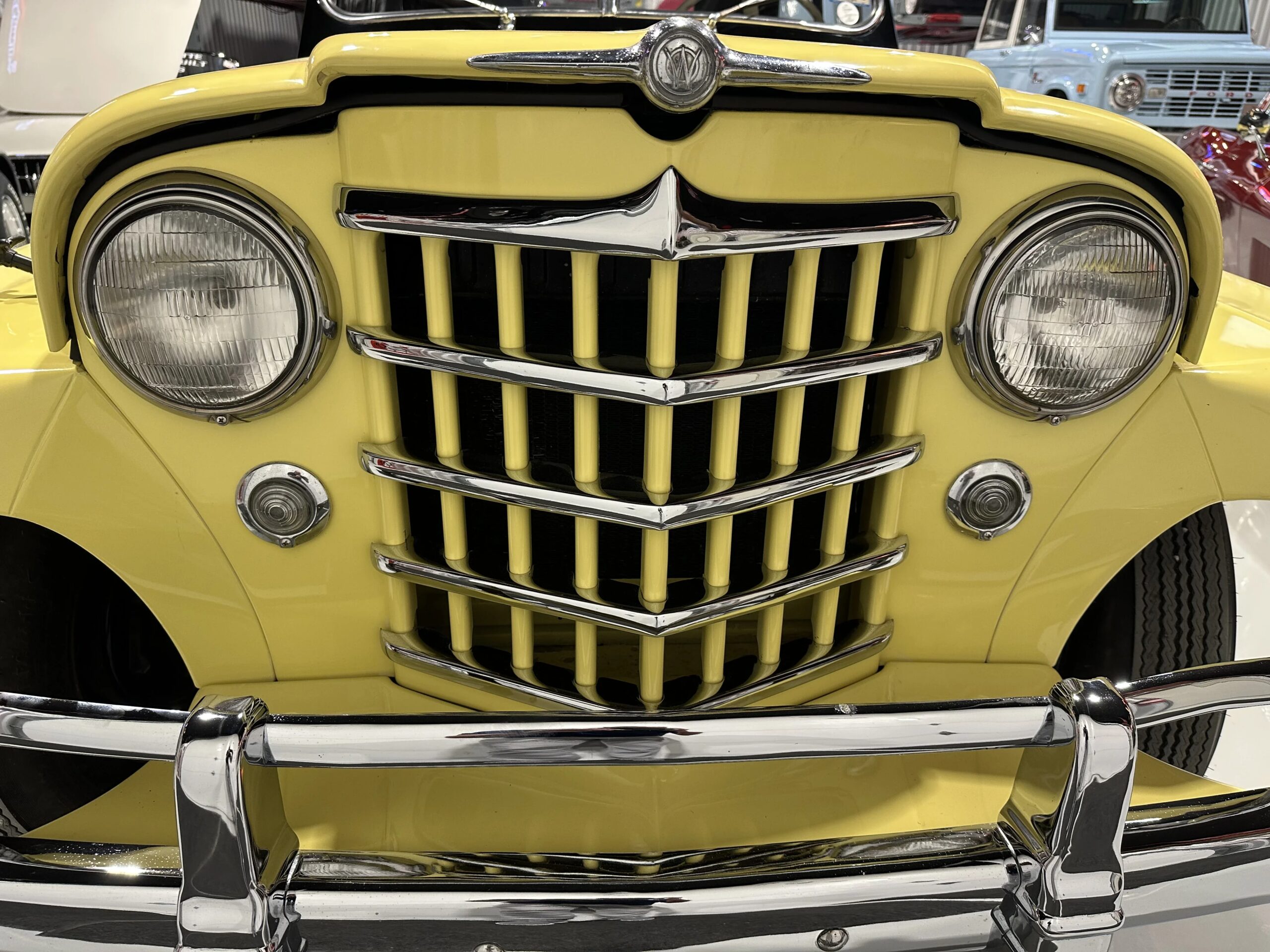 Jeep-Jeepster-1949-Yellow-Black-10