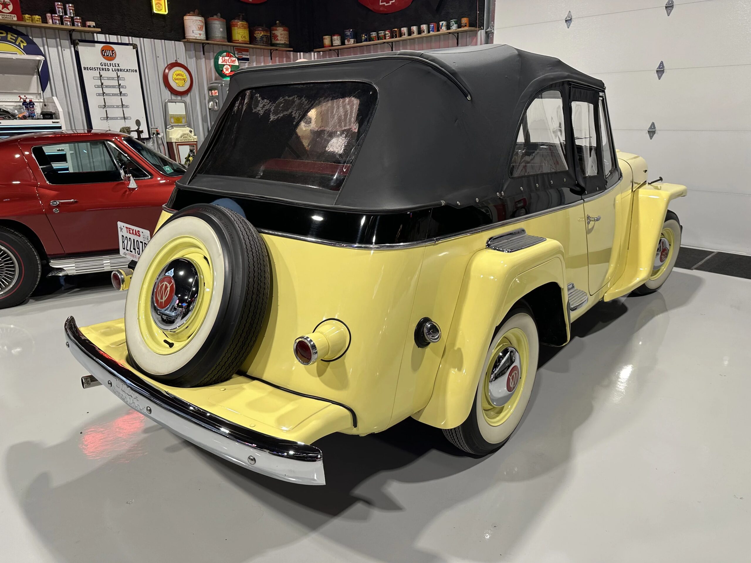 Jeep-Jeepster-1949-Yellow-Black-18