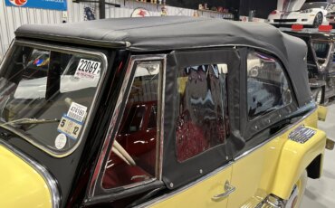 Jeep-Jeepster-1949-Yellow-Black-34