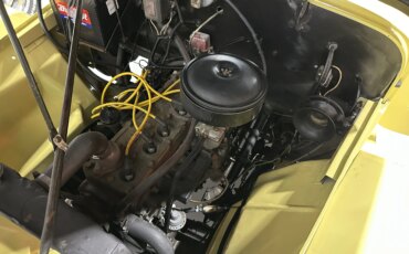 Jeep-Jeepster-1949-Yellow-Black-4