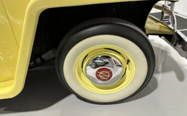 Jeep-Jeepster-1949-Yellow-Black-45