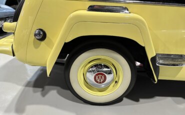 Jeep-Jeepster-1949-Yellow-Black-46