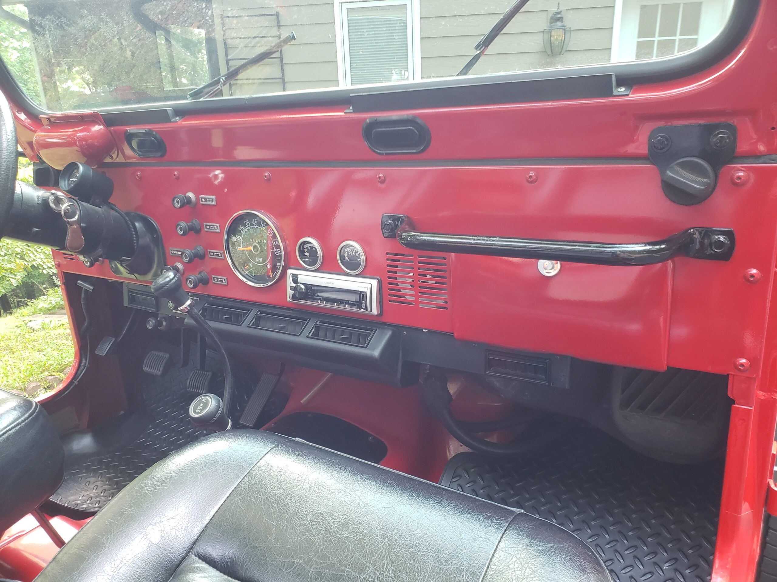 Jeep-Scrambler-1981-Red-Black-10