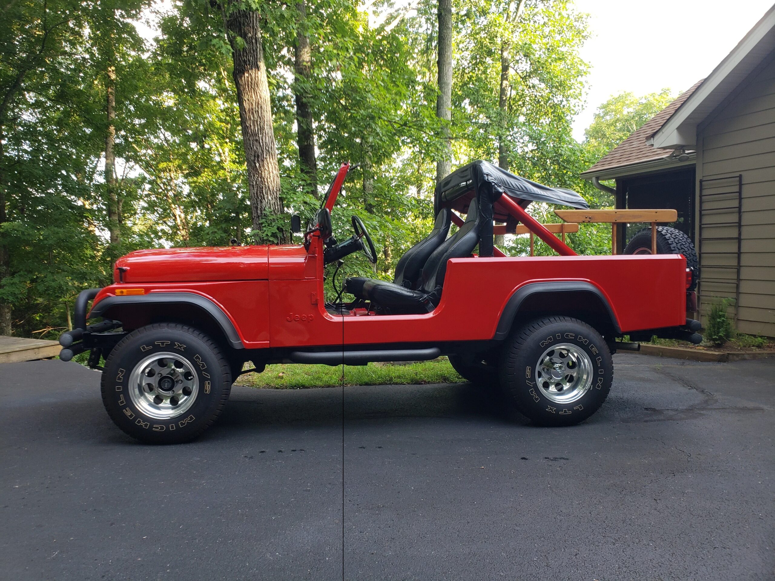 Jeep-Scrambler-1981-Red-Black-2