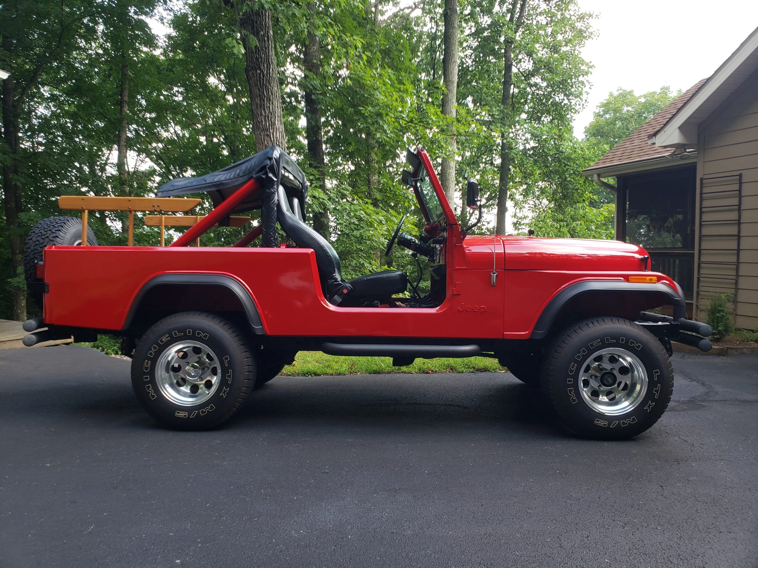 Jeep-Scrambler-1981-Red-Black-3