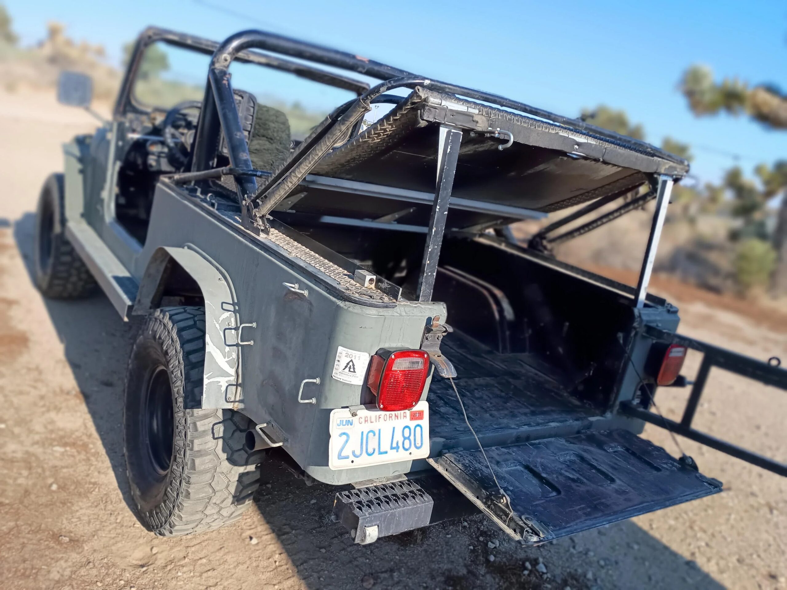 Jeep-Scrambler-1982-Black-4