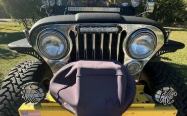 Jeep-Scrambler-1982-Black-Black-13