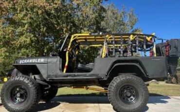 Jeep-Scrambler-1982-Black-Black-9