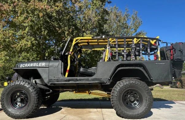 Jeep-Scrambler-1982-Black-Black-9
