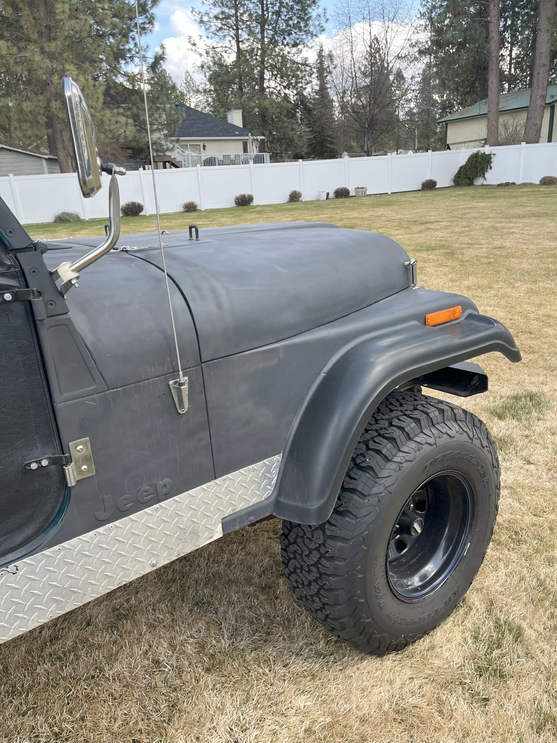 Jeep-Scrambler-1982-Green-Green
