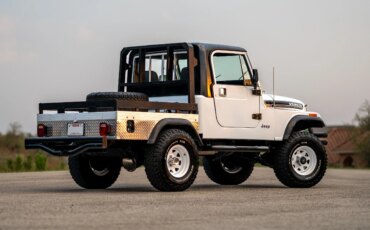 Jeep-Scrambler-1983-White-Black-19