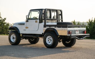 Jeep-Scrambler-1983-White-Black-21