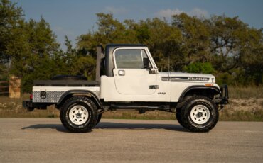 Jeep-Scrambler-1983-White-Black-27