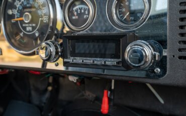 Jeep-Scrambler-1983-White-Black-3