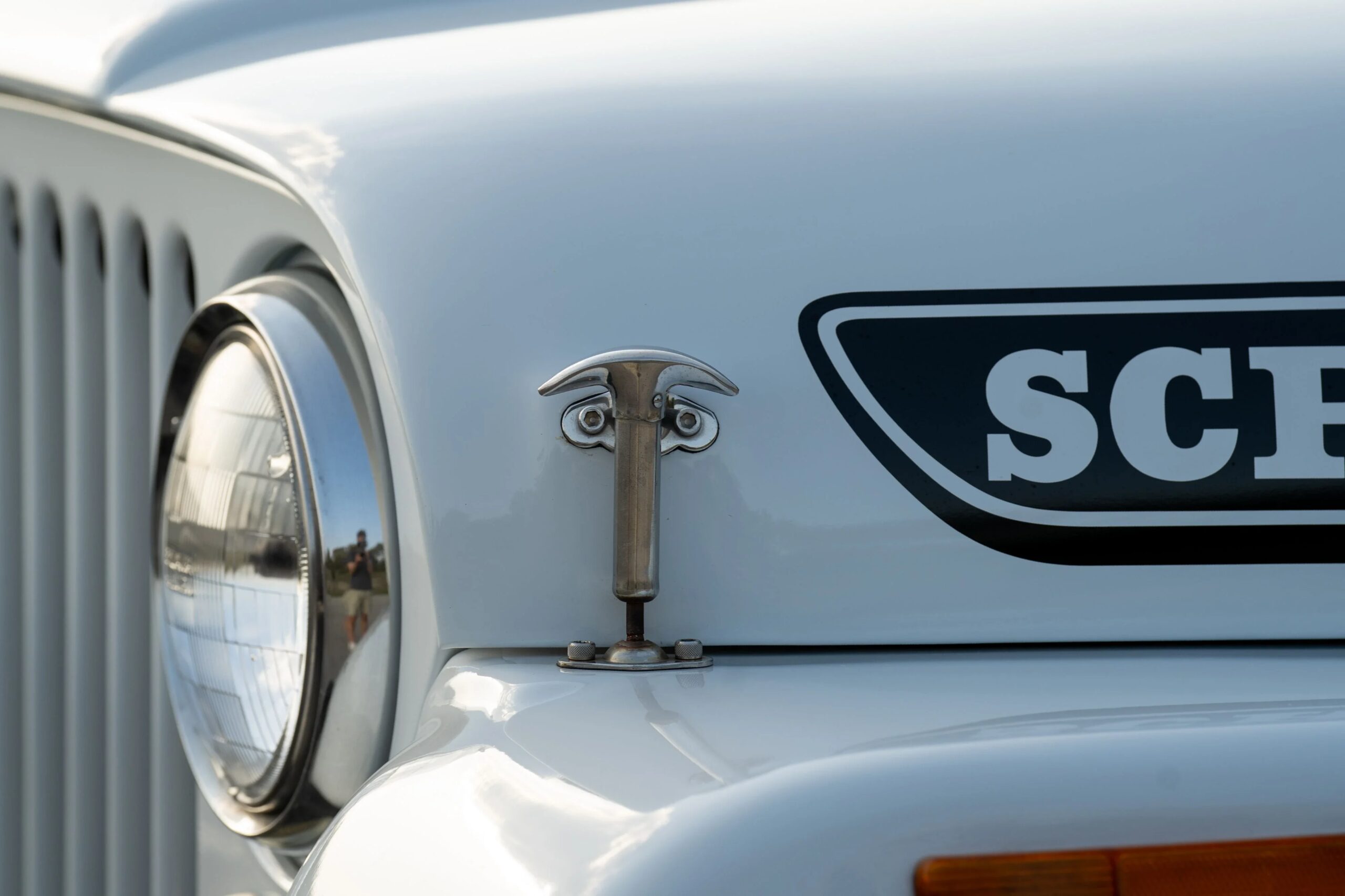 Jeep-Scrambler-1983-White-Black-42