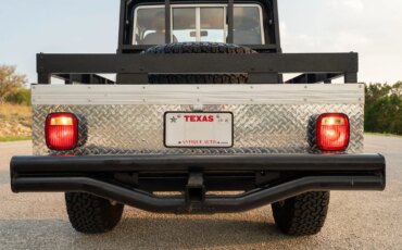 Jeep-Scrambler-1983-White-Black-52