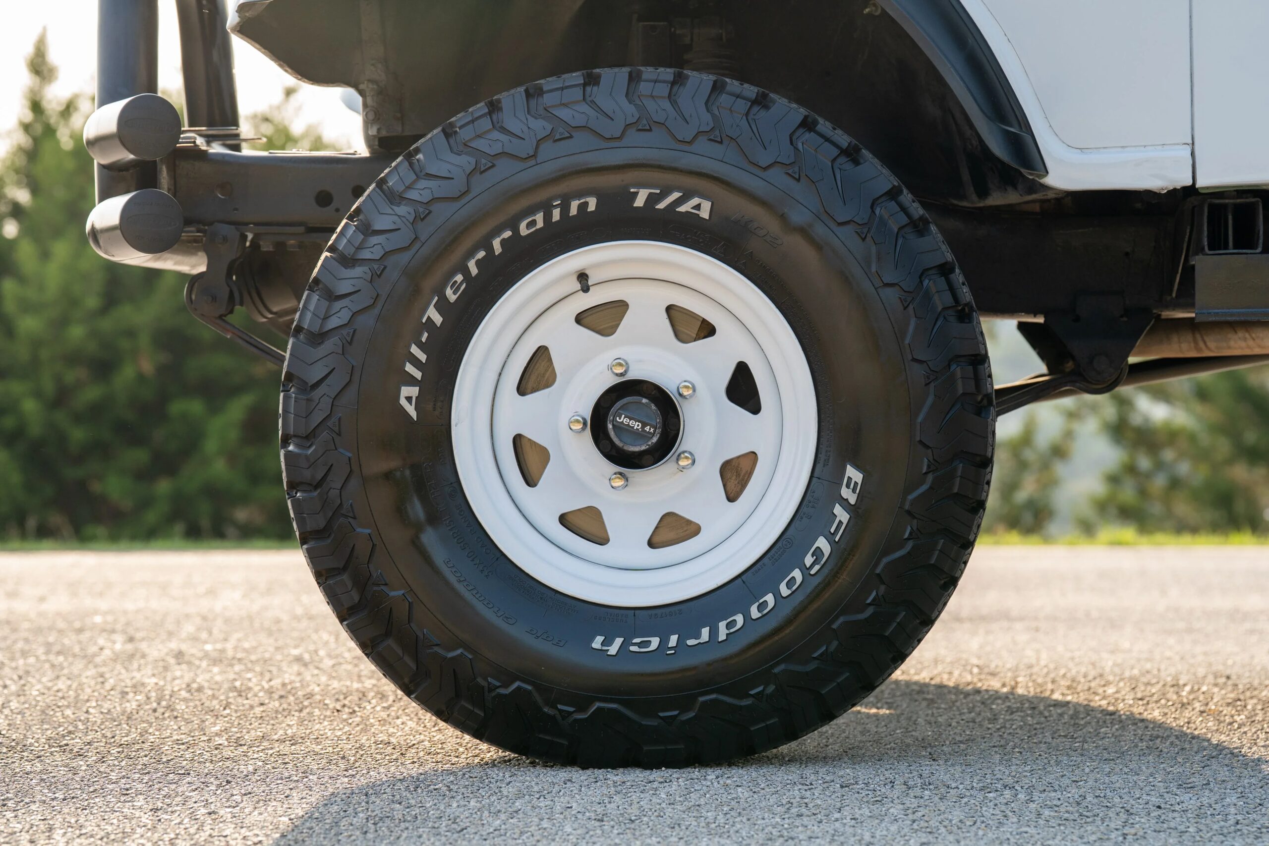 Jeep-Scrambler-1983-White-Black-53