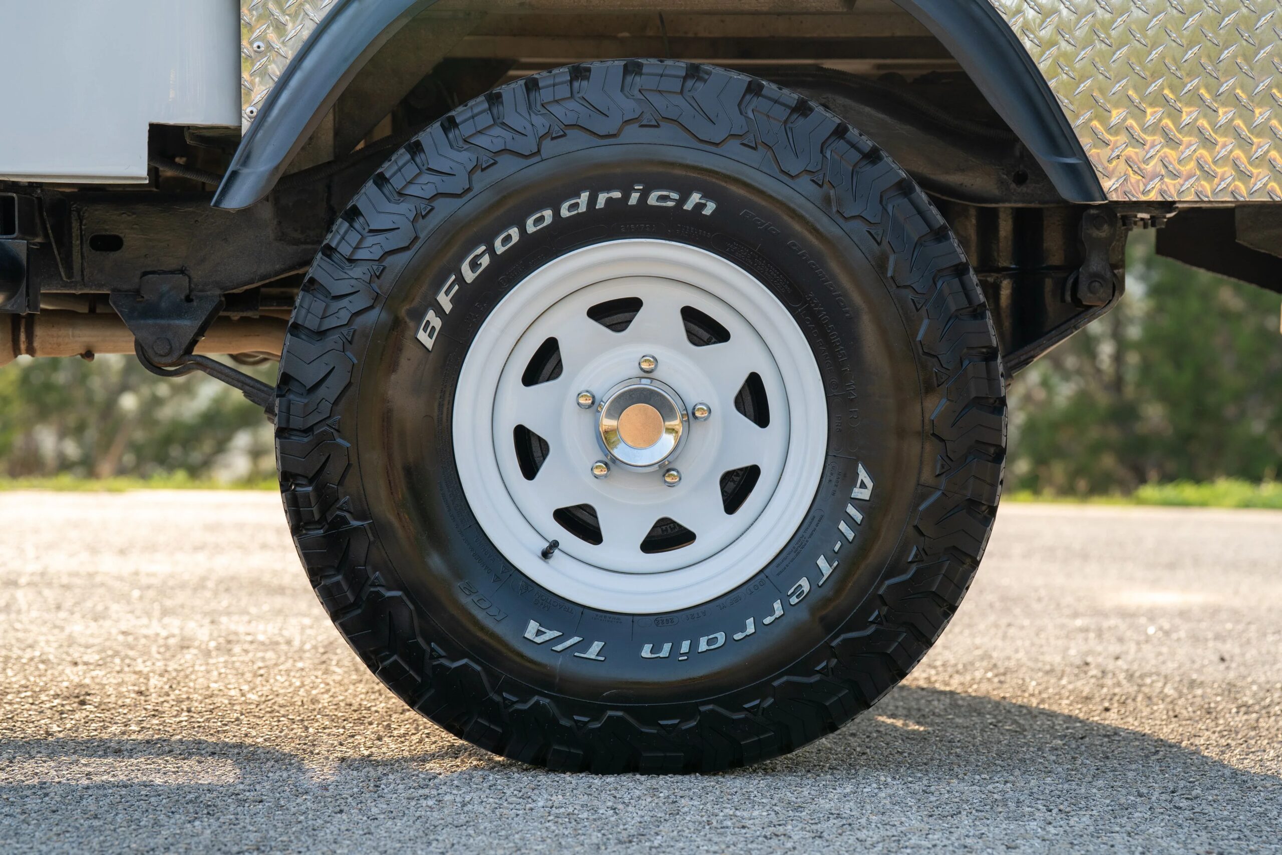 Jeep-Scrambler-1983-White-Black-54