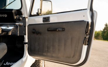 Jeep-Scrambler-1983-White-Black-59