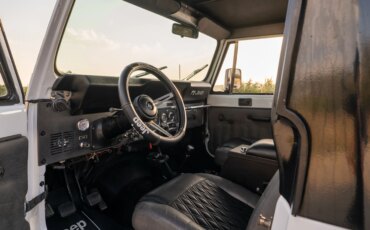 Jeep-Scrambler-1983-White-Black-61