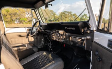 Jeep-Scrambler-1983-White-Black-62