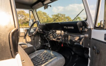 Jeep-Scrambler-1983-White-Black-63