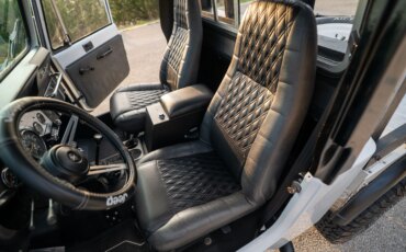 Jeep-Scrambler-1983-White-Black-64